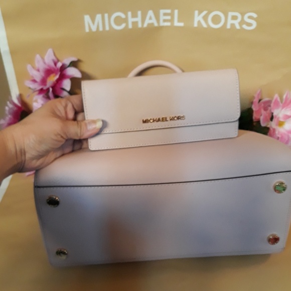 SALE 💰MK Large CIARA purse w/ wallet - Picture 5 of 7